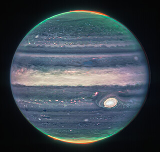 Jupiter Showcases Auroras, Hazes (NIRCam Closeup)