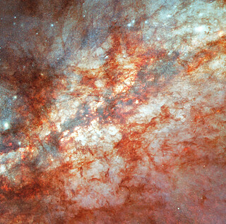 M82 (Hubble image)